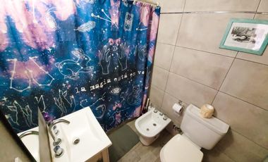 DEPARTAMENTO DOS AMBIENTES TODO AL FRENTE, BALCÓN, MODERNO