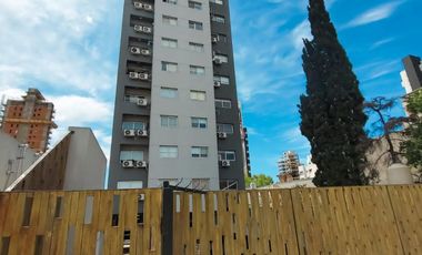 DEPARTAMENTO DOS AMBIENTES TODO AL FRENTE, BALCÓN, MODERNO