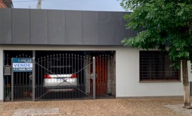 Casa en venta en Quilmes Este