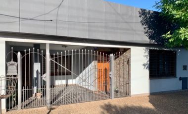 Casa en venta en Quilmes Este