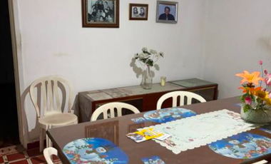 AMPLIA CASA EN VENTA