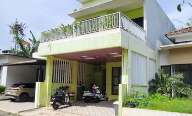 Rumah Strategis15 Menit ke Mall Summarecon Bekasi Hadap Utara J-37973