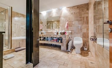 Casa en venta estilo industrial en exclusivo condominio.