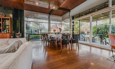 Casa en venta estilo industrial en exclusivo condominio.