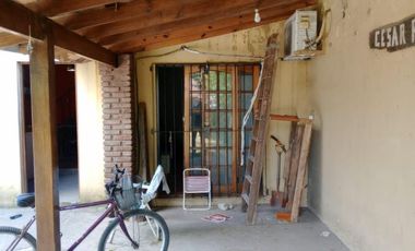 VENTA VENTA MUY BUENA ZONA Casa sobre amplio lote a metros de estación