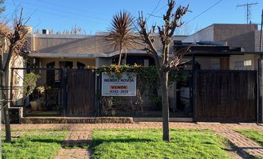 CASA EN UNA PLANTA DE 4 DORMITORIOS EN JOSE MARMOL