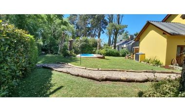 Chalet cinco ambientes. Olga 700. Sierras de los Padres. Venta.