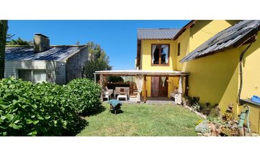 Chalet cinco ambientes. Olga 700. Sierras de los Padres. Venta.
