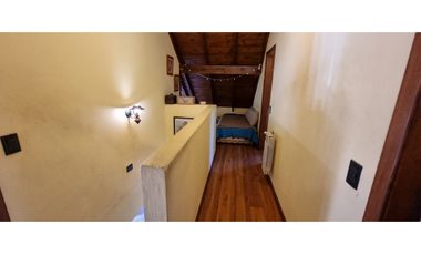 Chalet cinco ambientes. Olga 700. Sierras de los Padres. Venta.