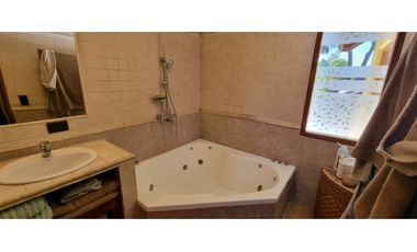 Chalet cinco ambientes. Olga 700. Sierras de los Padres. Venta.