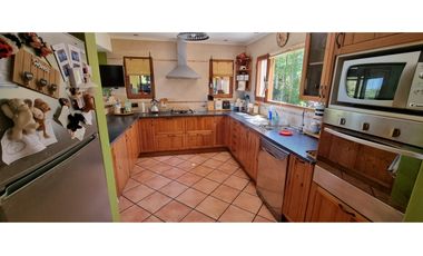 Chalet cinco ambientes. Olga 700. Sierras de los Padres. Venta.