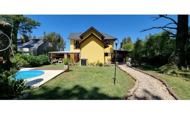 Chalet cinco ambientes. Olga 700. Sierras de los Padres. Venta.