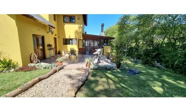 Chalet cinco ambientes. Olga 700. Sierras de los Padres. Venta.