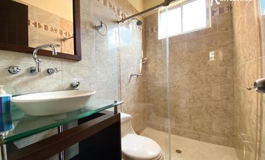 casa en arriendo en loma del escobero. Cod A11426