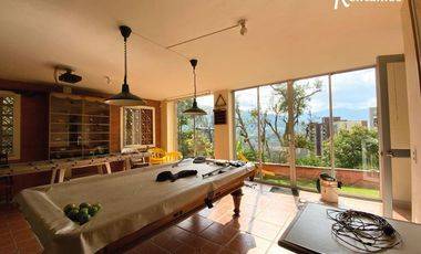 casa en arriendo en loma del escobero. Cod A11426