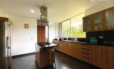 casa en arriendo en loma del escobero. Cod A11426