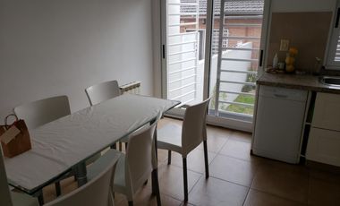Duplex 4 ambientes + Playroom + Fondo + garage - IMPECABLE