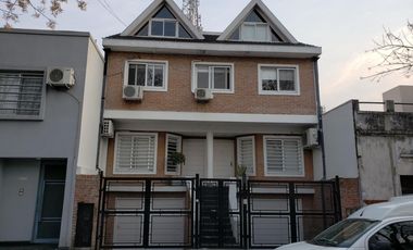 Duplex 4 ambientes + Playroom + Fondo + garage - IMPECABLE
