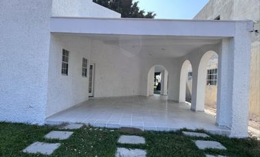 Casa en Venta en Fraccionamiento Arcada Alameda en Celaya Gto .