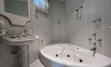 Casa en Venta en Fraccionamiento Arcada Alameda en Celaya Gto .