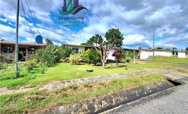 VENDO CASA DE 3HAB CON ARBOLES FRUTALES