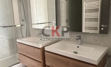 TownHouse con JARDIN PRIVADO 4 D en San Carlos de Apoquindo