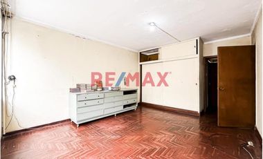Venta De Casa Como Terreno – Calle Cabo Blanco - San Isidro