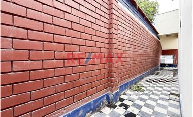 Venta De Casa Como Terreno – Calle Cabo Blanco - San Isidro
