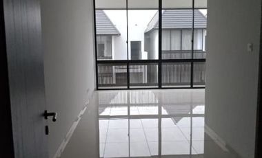 Rumah sewa kosongan dalam cluster di sereniahills lebak bulus