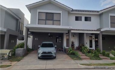 VENDO CASA EN BRISA NORTE