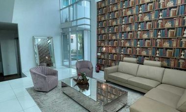 VENTA DE LUJOSA RESIDENCIA 4REC+4B+CBE