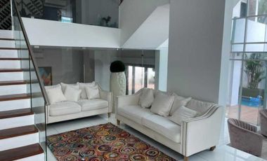 VENTA DE LUJOSA RESIDENCIA 4REC+4B+CBE