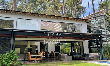 Casa en venta en Avandaro, Valle de Bravo.