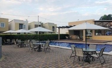 Venta de casa cuatro habitaciones en urbanización Arboletta km 15,5 de la vía Salitre