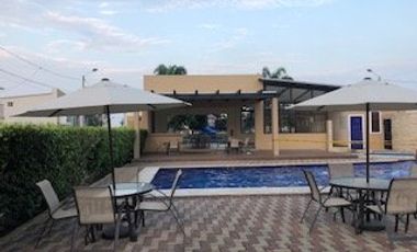 Venta de casa cuatro habitaciones en urbanización Arboletta km 15,5 de la vía Salitre