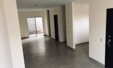 Venta de casa cuatro habitaciones en urbanización Arboletta km 15,5 de la vía Salitre