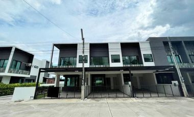 3 Bedroom Townhouse for sale at Malada Maz
