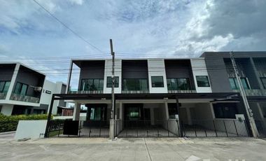3 Bedroom Townhouse for sale at Malada Maz