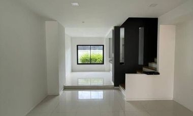 3 Bedroom Townhouse for sale at Malada Maz