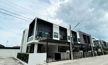 3 Bedroom Townhouse for sale at Malada Maz