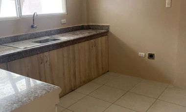 Alquilo casa en Duran en urbanización privada