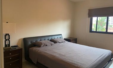 Alquilo Majestuosa Casa  amoblada en Versalles con opción a compra