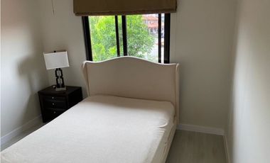 Alquilo Majestuosa Casa  amoblada en Versalles con opción a compra
