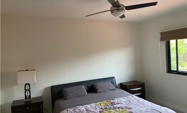 Alquilo Majestuosa Casa  amoblada en Versalles con opción a compra