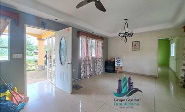 VENDO CASA COMERCIAL  EN VIA PRINCIPAL ALGARROBOS