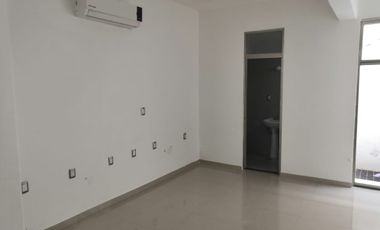 Oficina de 55 m² con 2 privados y recepcion en Fracc. Reforma. Puede ampliarse