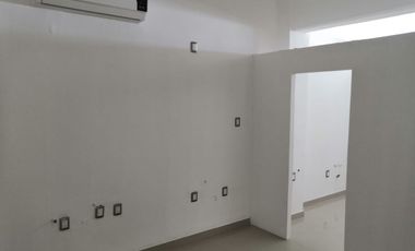 Oficina de 55 m² con 2 privados y recepcion en Fracc. Reforma. Puede ampliarse