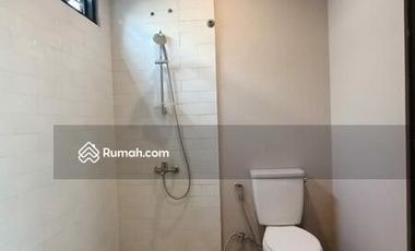 Rumah Minimalis 2 Lantai di Taman Victoria