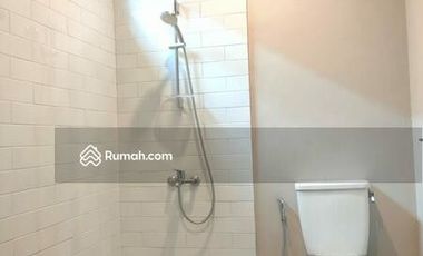 Rumah Minimalis 2 Lantai di Taman Victoria