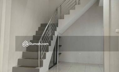 Rumah Minimalis 2 Lantai di Taman Victoria